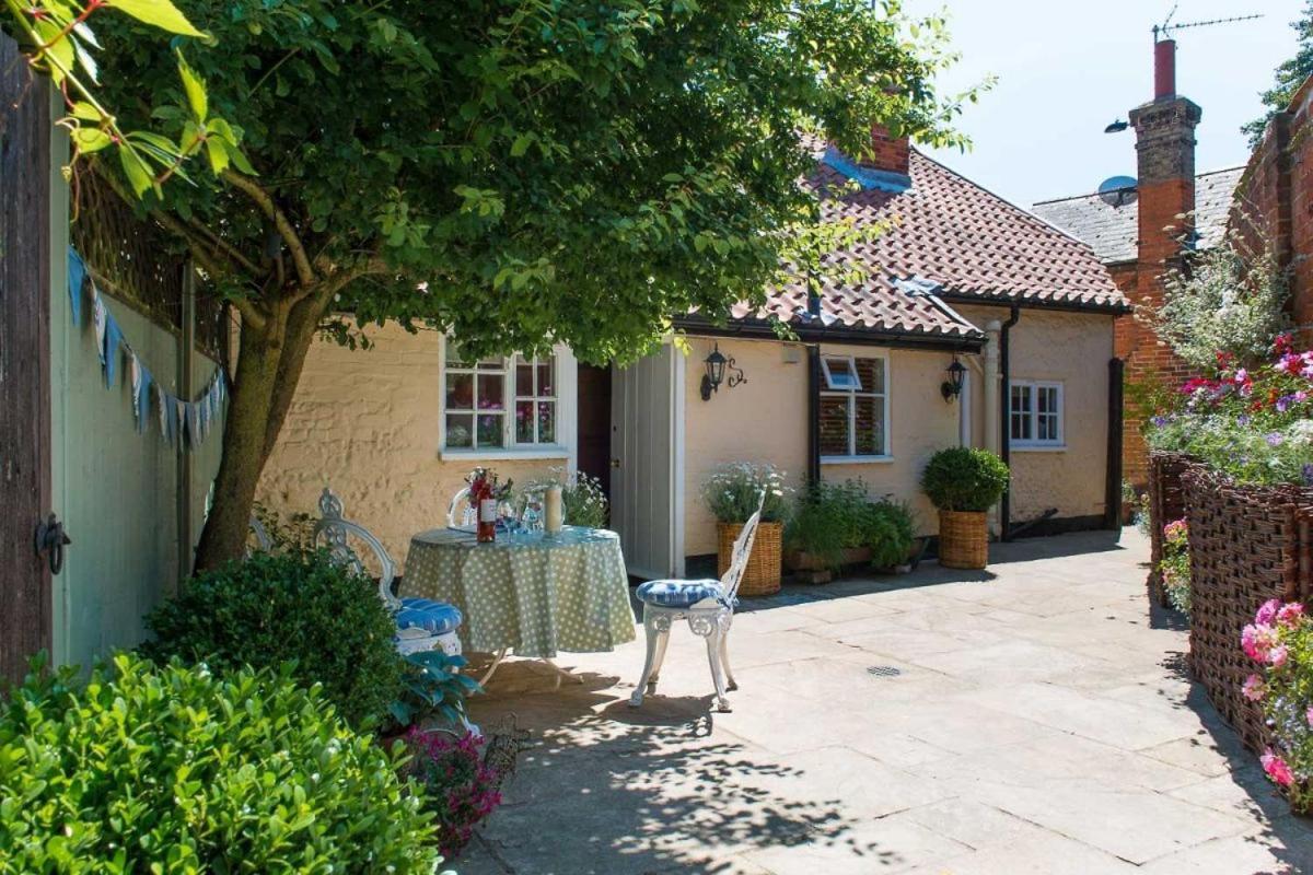 Wren Cottage, A Very Cosy Historic Coastal Cottage In A Pretty Little Village Wickham Market Zewnętrze zdjęcie